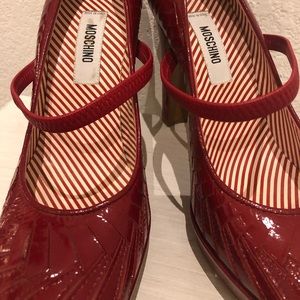 Red Moschino MaryJane heels 👠